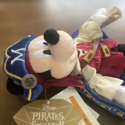 Tokyo Disney Resort Mickey Mouse Pirates Summer 2020 Plush Badge: Good Condition - Image 5