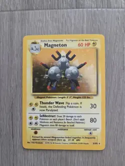 Pokemon Magneton 9/102 Base Set Holo Rare Unlimited English 1999 60 HP - Image 1