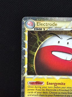 Electrode 93/102 Holo Prime Triumphant Ultra Rare Pokemon Card NM - Image 3