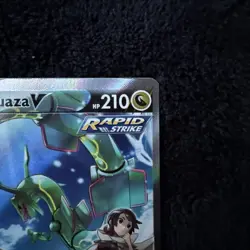 Rayquaza v Alternate Full Art Holo Card 194/203SWSH07: Evolving Skies LP - Image 4