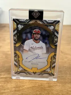 2025 Topps Transcendent James Wood Rookie Showcase Auto /25 On Card - Image 4