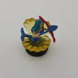 Yu-Gi-Oh! Dungeon Dice Monsters Red Archery Girl Figure & Card B4-15 English - Image 4