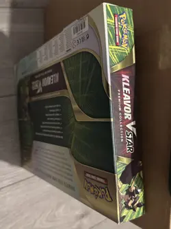 Pokemon TCG Kleavor Vstar Premium Collection Box Fusion Strike NEW/SEALED - Image 4