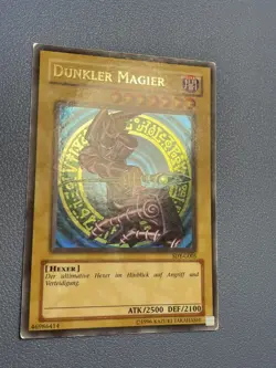 Yu-Gi-Oh Dunkler Magier SDY-G005 Ultra Rare Dark Magician Yugi Starter Deck 2002 - Image 2
