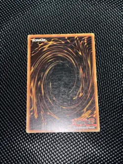 Yu-Gi-Oh! Blue Eyes White Dragon Ultra Rare DB1-EN098 - Image 4