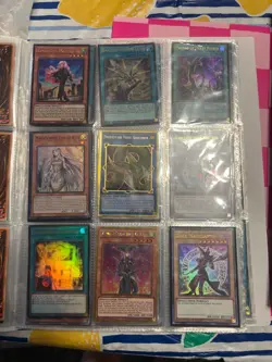 Yugioh Collection Binder Lot Full of HOLOS + Blue Eyes Stucture Deck - Image 4
