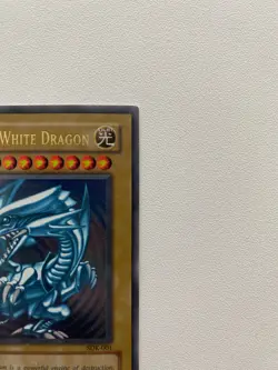 Yugioh Blue-Eyes White Dragon SDK-001 Unlimited Ultra Rare WAVY - Image 4