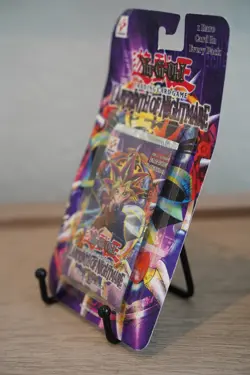 2002 Yugioh LON 1st Edition Labyrinth of Nightmare Blister Pack Sealed TCG - Image 3