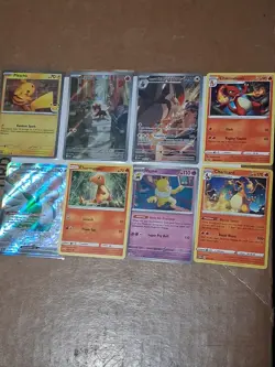 Lot of 8 random assorted Pokemon cards - Image 2