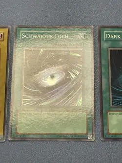 Yu-Gi-Oh! 3x LOB Drachenfluch - Schwarzes Loch - Dark Hole Super Rare DE EN 2002 - Image 3
