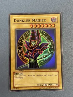 Yu-Gi-Oh! Dunkler Magier SYE-DE001 1.Auflage (1st Edition) Super Rare - Image 1