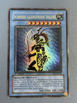 Yu-Gi-Oh! Schwarz Glanzender Soldat SYE-DE024 1.Auflage (1st Edition) Ultra Rare - Image 1