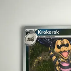 Krokorok (Master Ball Pattern) 058/086 SV: Black Bolt Holo / NM / Pokemon TCG - Image 2