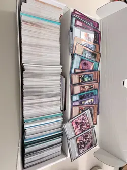 Yugioh Bulk Lot 800+ card count (mostly Holo/foil) - Image 1