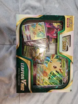 Pokemon TCG Leafeon VSTAR Special Collection Box English 2022 (1 Box) - Image 1