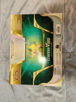 Pokemon TCG Leafeon VSTAR Special Collection Box English 2022 (1 Box) - Image 2