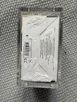 Pokemon Evolving Skies Booster Box. New and Sealed + Arcylic Case (Grailguard) - Image 2