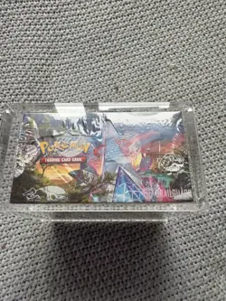 Pokemon Evolving Skies Booster Box. New and Sealed + Arcylic Case (Grailguard) - Image 4