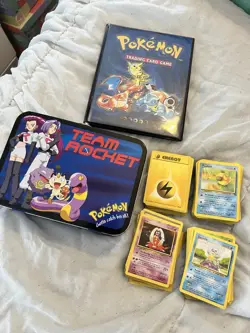 1999 Pokemon Card Collection – 250+ Holo Wigglytuff Team Rocket Tin Card Binder - Image 2