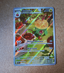 The Pokemon Company Pokemon TCG Appletun 211/167 Twilight Masquerade IR Holo EN - Image 1