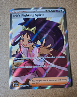 Pokemon TCG Iris's Fighting Spirit 180/159 SV09 Full Art Holo EN - Image 1