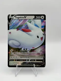 Togekiss V 140/185 Full Art Holo Ultra Rare 2020 SWSH: Vivid Voltage Pokemon - Image 1