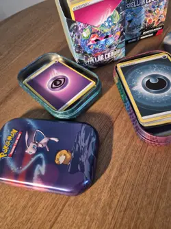 Pokemon TCG Bulk Energy Cards 200+ Mixed Lot Mostly English + Tin Storage - Image 2