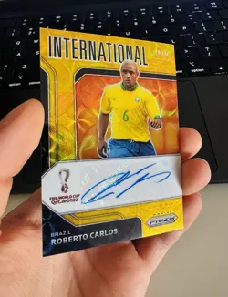 Roberto Carlos Auto /10 Gold 2022 Panini Prizm Qatar World Cup Brazil Legend - Image 1