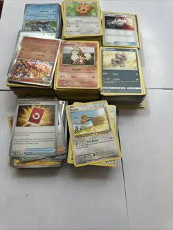 800+ Cards Pokemon Bulk Lot All Holos/Reverse Holos - Image 1