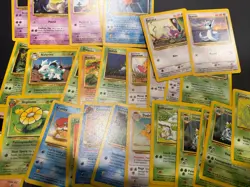 (30) 1999 WOTC Pokemon Base and Jungle TCG Trading Cards Collection Lot - Image 3