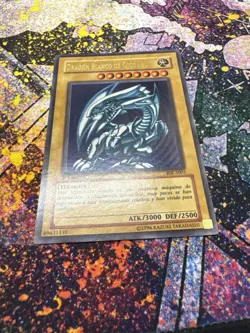 Blue-Eyes White Dragon BIK-S001 Ultra Rare Spanish 1st Edition NM Yugioh - Image 1
