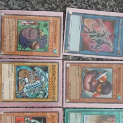 Yu-Gi-Oh! TCG 17-Card Lot Blue-Eyes White Dragon 1st Ed + Ultra PRO Vault - Image 2