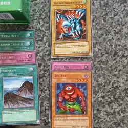 Yu-Gi-Oh! TCG 17-Card Lot Blue-Eyes White Dragon 1st Ed + Ultra PRO Vault - Image 4