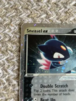 Sneasel ex 103/109 Ruby and Sapphire Holo - Image 2