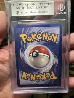 Pidgeotto 1st Edition Base Set Card 22/102 BGS 8.5 (Thick Stamp) - Image 3