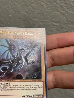 Yu-Gi-Oh Blue Eyes White Dragon JUMP-EN068 Ultra Rare Limited Edition MP+ - Image 3
