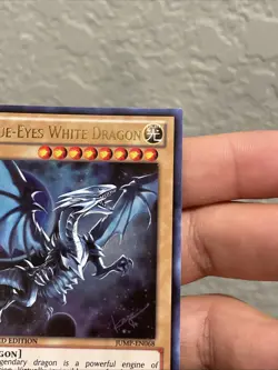 Yu-Gi-Oh Blue Eyes White Dragon JUMP-EN068 Ultra Rare Limited Edition MP+ - Image 4