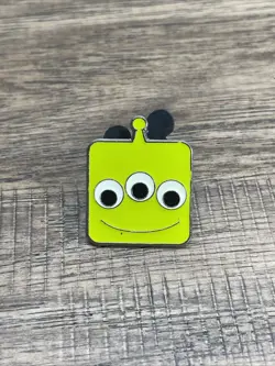 Lot of 4 Disney Pixar Toy Story Trading Pins Buzz Woody Aliens KG JD - Image 2