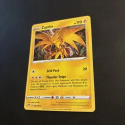 Zapdos (Cosmos Holo) 048/185 Miscellaneous Cards & Products Holo - Image 4