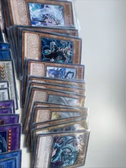 Yu-Gi-Oh! TCG Blue-Eyes Dragon Collection - Image 2