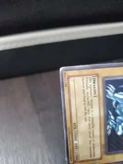 Konami Yu-Gi-Oh! TCG Blue-Eyes White Dragon SDK-001 Ultra Rare Eng Unl - Image 3