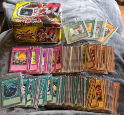 189 VINTAGE 1996 1ST EDITION YU-GI-OH TRADING CARDS w/STORAGE TIN - Image 1