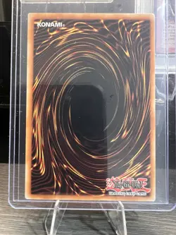Dark Magician [MVP1-ENGV3] Gold Secret Rare Lightly Played Limited - Yugioh sing - Image 2
