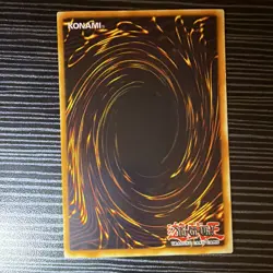 Konami Yu-Gi-Oh! TCG Harpie's Feather Duster SDD-003 Ultra Rare Foil EN LE - Image 2