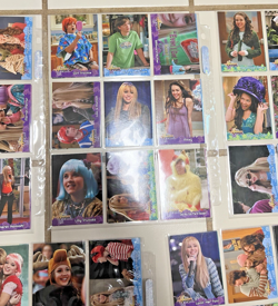 2008 Topps Hanna Montana Tv show cards Lot of 90 cards in binder sleeves - Image 4