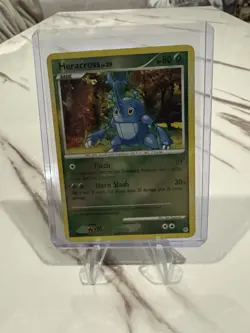 Heracross 28/130 Reverse Holo Diamond & Pearl Base Pokemon Card Rare - Image 1