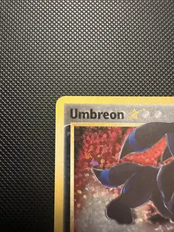 Umbreon Gold Star 17/17 Celebrations Holo Card NM - Image 4