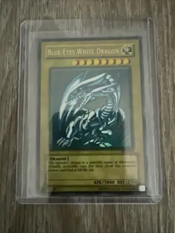 Yu-Gi-Oh! TCG Blue-Eyes White Dragon SDK-001 Ultra Rare Unlimited Edition - Image 1