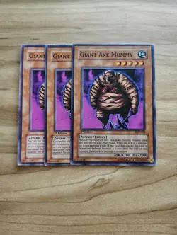 Yu-Gi-Oh! - Giant Axe Mummy 3X - Complete Playset - Image 1
