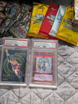 Grosse Yu-Gi-Oh! Sammlung mit Karten, Deck, Boostern, PSA Grades und vielem mehr - Image 2